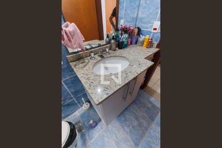 Casa à venda com 220m², 3 quartos e 2 vagasbanheiro 2