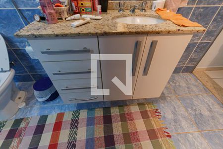 Casa à venda com 220m², 3 quartos e 2 vagasBanheiro da Suíte 