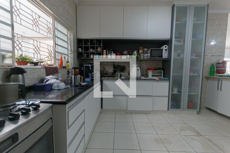 Casa à venda com 220m², 3 quartos e 2 vagascozinha