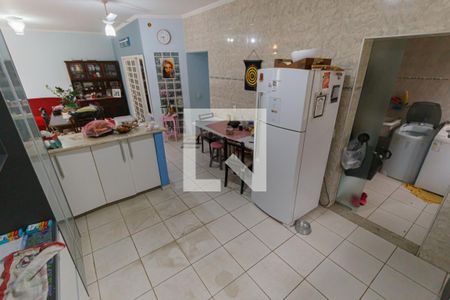 Casa à venda com 220m², 3 quartos e 2 vagascozinha