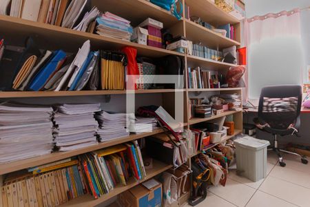 Casa à venda com 220m², 3 quartos e 2 vagasEscritório