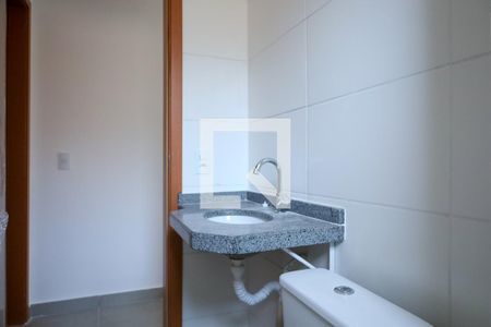 Banheiro  de apartamento à venda com 1 quarto, 55m² em Vila Oeste, Belo Horizonte