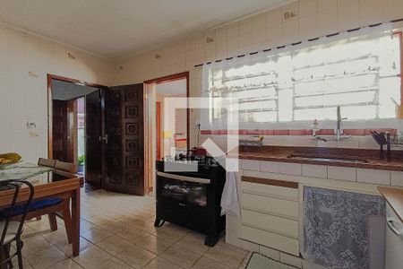 Casa à venda com 192m², 5 quartos e 3 vagasCozinha