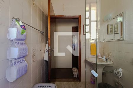 Casa à venda com 192m², 5 quartos e 3 vagasBanheiro 2