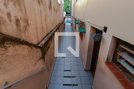 Casa à venda com 192m², 5 quartos e 3 vagasCorredor externo