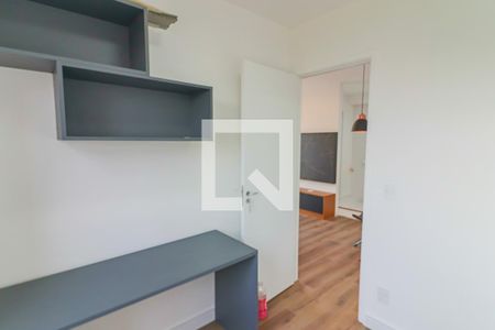 Quarto 2 de apartamento para alugar com 2 quartos, 42m² em Cidade dos Bandeirantes, São Paulo