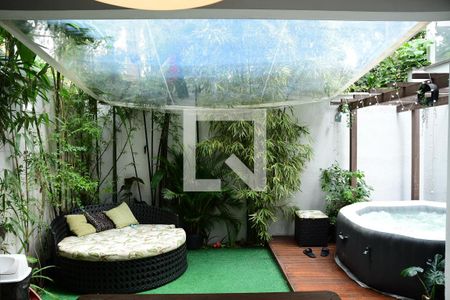 Casa de condomínio para alugar com 105m², 3 quartos e 2 vagasQuintal