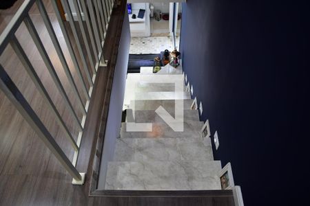 Casa de condomínio para alugar com 105m², 3 quartos e 2 vagasEscada