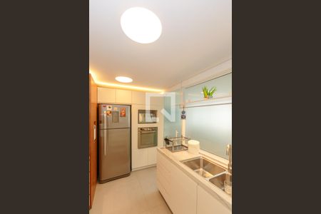 Cozinha de apartamento à venda com 2 quartos, 90m² em Bela Vista, Porto Alegre
