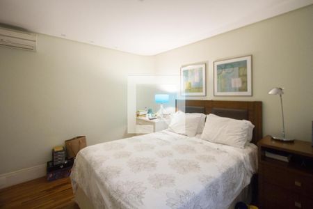 Apartamento à venda com 240m², 3 quartos e 2 vagasSuíte 3