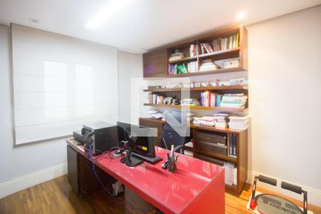 Apartamento à venda com 240m², 3 quartos e 2 vagasSuíte 2