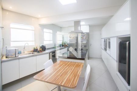 Apartamento à venda com 240m², 3 quartos e 2 vagasCozinha