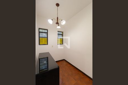 Casa à venda com 185m², 4 quartos e 2 vagasEscritório