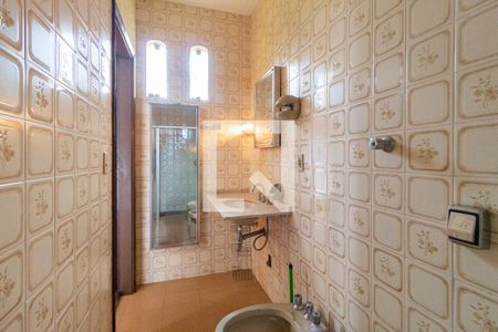 Casa à venda com 185m², 4 quartos e 2 vagasBanheiro da suíte