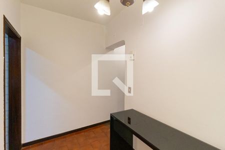 Casa à venda com 185m², 4 quartos e 2 vagasEscritório