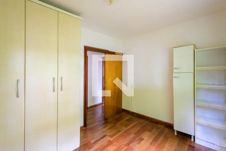 Quarto 1 de apartamento à venda com 2 quartos, 48m² em Cristal, Porto Alegre