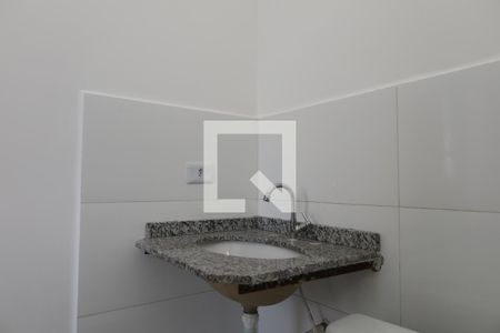 Banheiro de kitnet/studio para alugar com 1 quarto, 26m² em Parque Paulistano, São Paulo