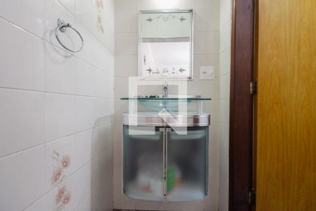 Casa à venda com 110m², 3 quartos e 2 vagasBanheiro 