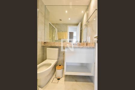 Apartamento para alugar com 77m², 2 quartos e 1 vagaBanheiro 02