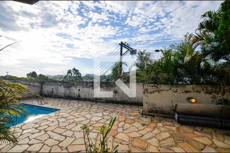 Sala de casa à venda com 4 quartos, 380m² em Badu, Niterói
