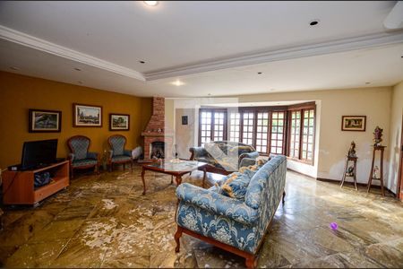 Casa à venda com 380m², 4 quartos e 3 vagasSala