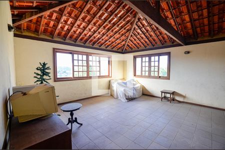 Casa à venda com 380m², 4 quartos e 3 vagasSótão