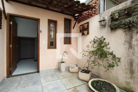 Casa à venda com 95m², 3 quartos e sem vagaFahada