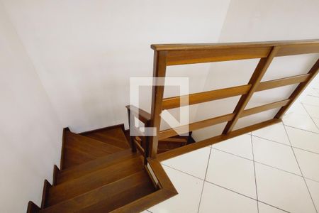 Casa à venda com 95m², 3 quartos e sem vagaEscada