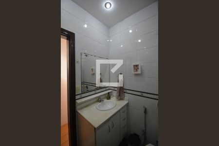 Casa de condomínio à venda com 180m², 2 quartos e 5 vagasBanheiro Social