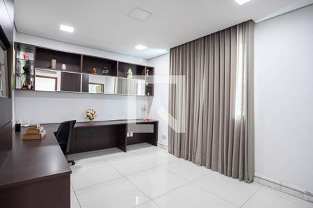 Casa à venda com 720m², 4 quartos e 4 vagasSuíte 3