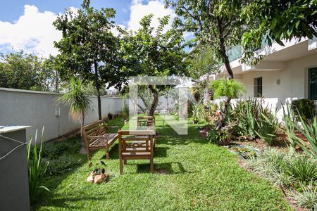 Casa à venda com 720m², 4 quartos e 4 vagasQuintal