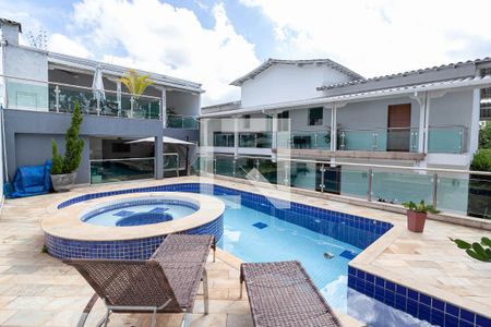 Casa à venda com 720m², 4 quartos e 4 vagasPiscina