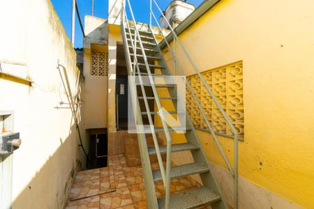 Casa à venda com 100m², 4 quartos e 1 vaga Casa à venda com 100m², 4 quartos e 1 vagaQuintal