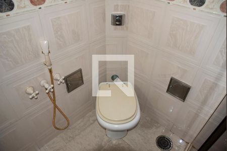 Casa à venda com 300m², 5 quartos e 4 vagasBanheiro da Suíte