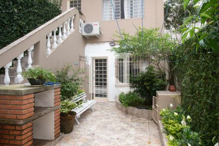 Casa à venda com 300m², 5 quartos e 4 vagasQuintal