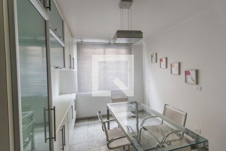 Apartamento à venda com 385m², 4 quartos e 6 vagas Apartamento à venda com 385m², 4 quartos e 6 vagasCozinha