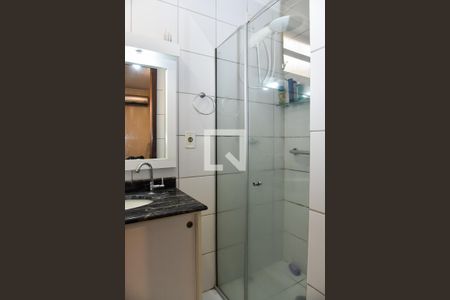 Banheiro de apartamento para alugar com 1 quarto, 34m² em São João, Porto Alegre