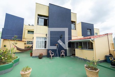 Apartamento à venda com 182m², 3 quartos e 2 vagas Apartamento à venda com 182m², 3 quartos e 2 vagasÁrea externa