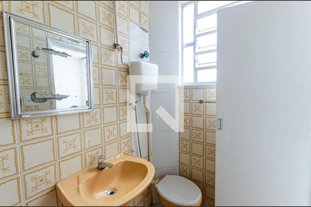 Banheiro de kitnet/studio para alugar com 1 quarto, 19m² em Centro, Niterói