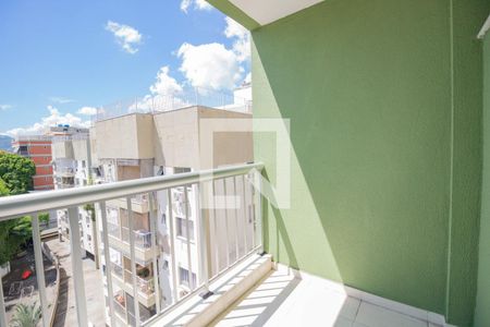 Apartamento à venda com 67m², 2 quartos e 1 vagaVaranda