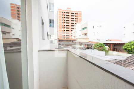 Varanda de apartamento para alugar com 2 quartos, 55m² em Santa Mônica, Uberlândia