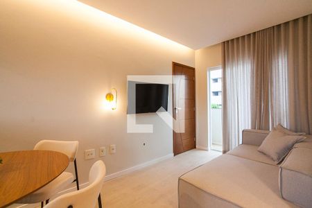 Sala de apartamento para alugar com 2 quartos, 55m² em Santa Mônica, Uberlândia