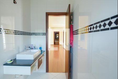 Casa à venda com 512m², 6 quartos e NaN vagasBanheiro 3