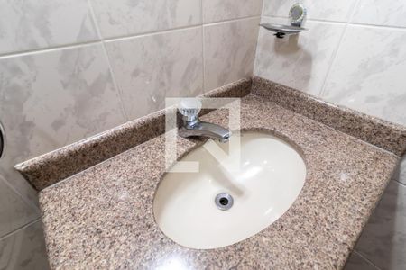 Casa à venda com 130m², 4 quartos e 3 vagasBanheiro 2