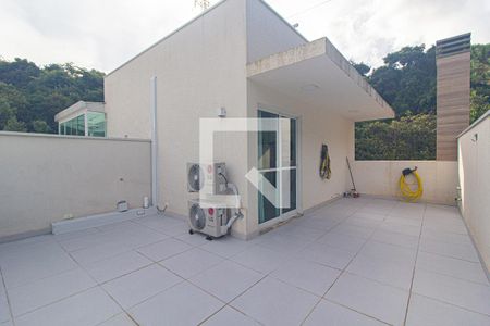 Casa de condomínio para alugar com 125m², 4 quartos e 2 vagas Casa de condomínio para alugar com 125m², 4 quartos e 2 vagasTerraço