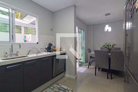 Casa de condomínio para alugar com 125m², 4 quartos e 2 vagas Casa de condomínio para alugar com 125m², 4 quartos e 2 vagasCozinha
