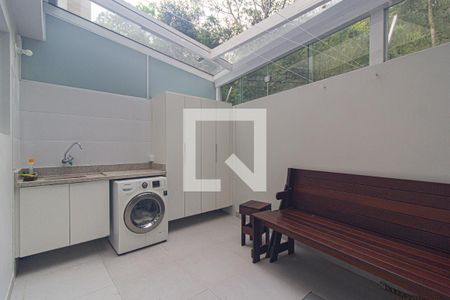 Casa de condomínio para alugar com 125m², 4 quartos e 2 vagas Casa de condomínio para alugar com 125m², 4 quartos e 2 vagasÁrea de Serviço