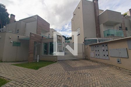 Casa de condomínio para alugar com 125m², 4 quartos e 2 vagas Casa de condomínio para alugar com 125m², 4 quartos e 2 vagasFachada