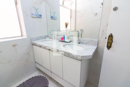 Casa à venda com 100m², 2 quartos e 2 vagasBanheiro 