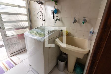 Casa à venda com 100m², 2 quartos e 2 vagasÁrea de Serviço